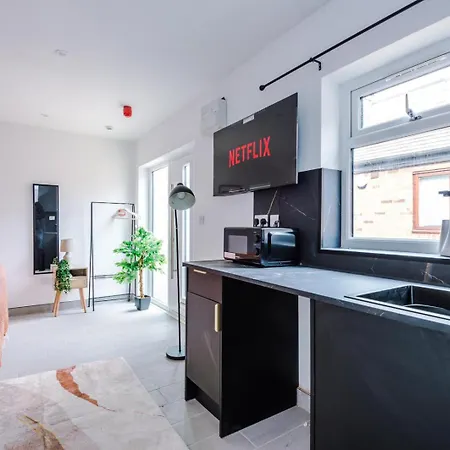 Comfort Style Brand New Selly Oaks Apartment Birmingham
