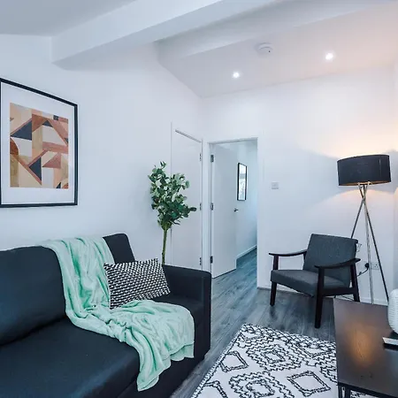 Comfort Style Brand New Selly Oaks Apartment