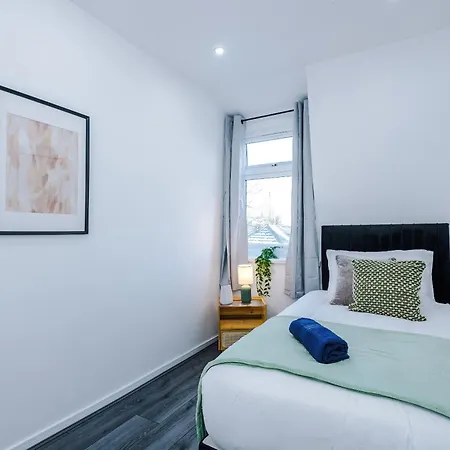 Apartment Comfort Style Brand New Selly Oaks Birmingham