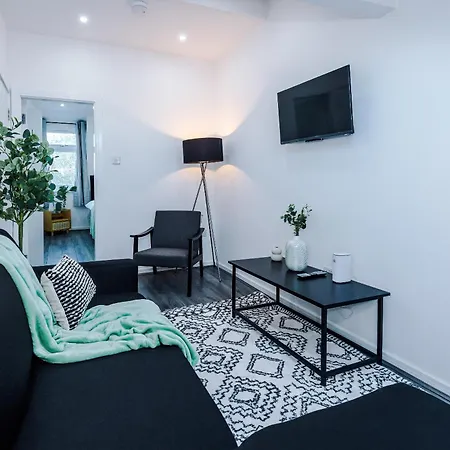 Comfort Style Brand New Selly Oaks Apartment